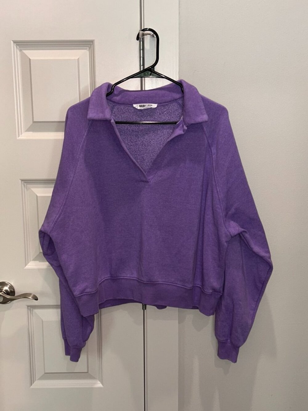 Double Zero V-neck Collar Purple Color Sweatshirt